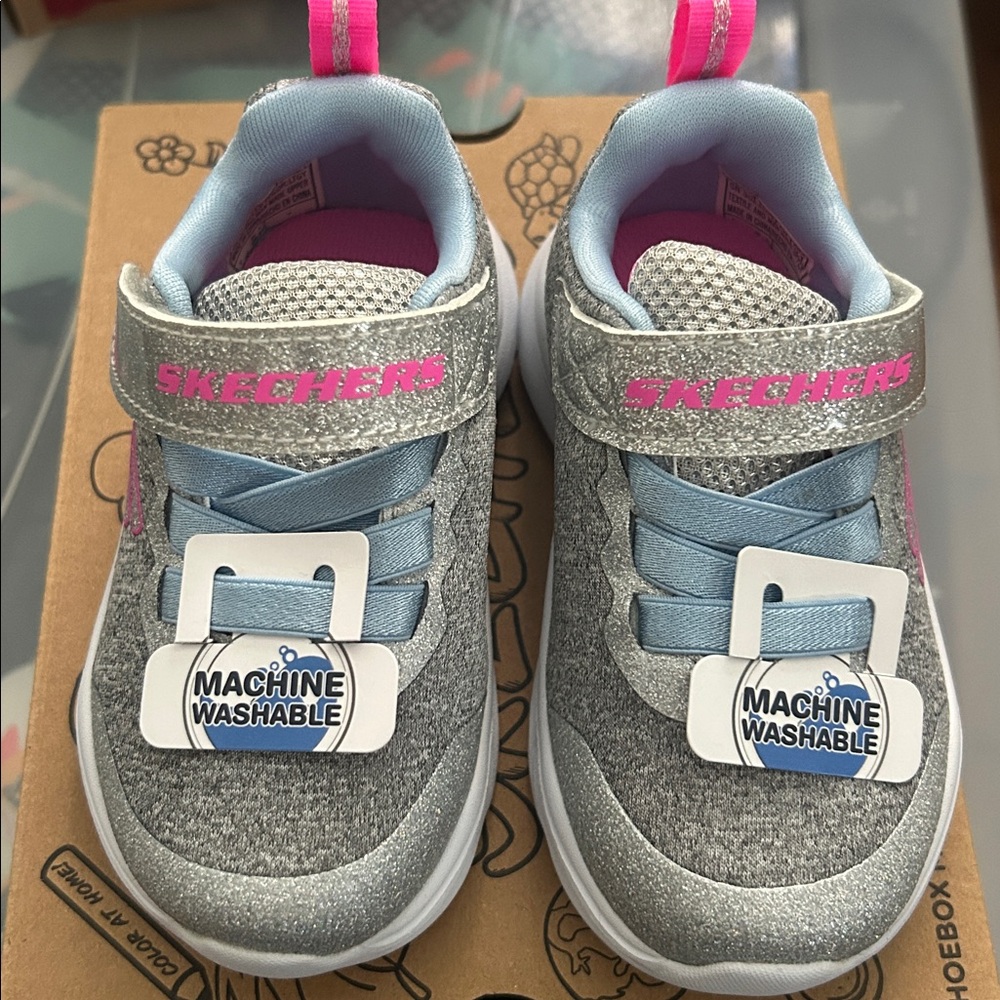 Brand New Skechers Girl's Power Jams "Everyday Bestie" Sneaker SZ 5 Toddler